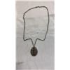 Image 6 : Case of necklaces and bracelets