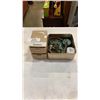 Image 1 : 2 TRAYS OF COLLECTIBLES AND JEWELLERY