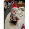Image 3 : 2 VINTAGE SANTA FIGURES