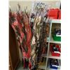 Image 2 : 2 BUNDLES OF DECORATIVE STICKS