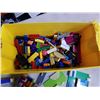 Image 2 : LEG BIN W/ LEGO CONTENTS