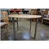 Image 6 : ROUND METAL BASE DINING TABLE WITH 4 CHAIRS