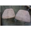 Image 9 : ROUND METAL BASE DINING TABLE WITH 4 CHAIRS