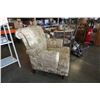 Image 3 : ROLLED ARM CHAIR WITH PALM TREE PATTERN