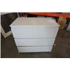 Image 1 : 3 DRAWER WHITE DRESSER