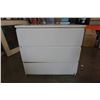Image 2 : 3 DRAWER WHITE DRESSER
