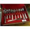 Image 2 : 1881 ROGERS ONEIDA 10 PLACE CUTLERY SET IN CANTEEN