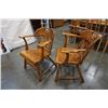 Image 5 : 2 MAPLE CHAIRS