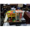 Image 1 : Vintage fisher price garage