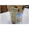 Image 3 : 2 chenille throw blankets