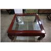 Image 5 : MAHOGANY FINISH GLASSTOP COFFEE TABLE