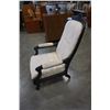 Image 4 : VINTAGE HIGHLY CARVED UPHOLSTERED CHAIR