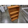 Image 3 : MAPLE BOOKSHELF