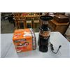 Image 1 : SALTON VITAPRO JUICER AND PROCTOR-SILEX SLOW COOKER