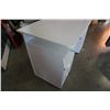 Image 10 : WHITE DOUBLE PEDESTAL DESK