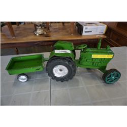 JOHN DEER PLASTIC TRACTOR AND TRAILER