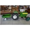 Image 2 : JOHN DEER PLASTIC TRACTOR AND TRAILER
