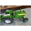 Image 3 : JOHN DEER PLASTIC TRACTOR AND TRAILER