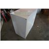 Image 4 : WHITE CUBICLE SHELF