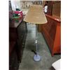 Image 1 : MODERN FLOOR LAMP