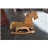 Image 14 : 2 WICKER HAMPERS