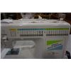 Image 3 : OMEGA DELUXE DEMIN SEWING MACHINE MODEL 7500