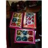 Image 1 : 3 VINTAGE ORNAMENT SETS