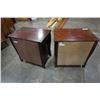 Image 9 : 2 MODERN 2 DRAWER NIGHTSTANDS