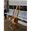 Image 1 : LARGE PINE ART EASEL