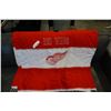 Image 1 : RED WINGS PONCHO