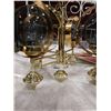 Image 4 : 4 ARM RETRO BRASS AND GLASS GLOBE CHANDELIER