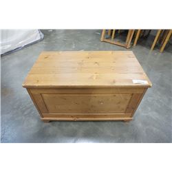 PINE STORAGE TRUNK