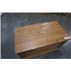 Image 3 : PINE STORAGE TRUNK