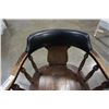 Image 4 : Oak and leather chair
