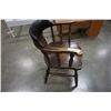 Image 5 : Oak and leather chair