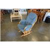 Image 2 : MAPLE GLIDER ROCKER