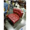 Image 1 : RED LEATHER TUFTED MOES ACCENT CHAIR
