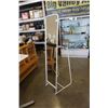 Image 1 : WHITE DRESSING MIRROR