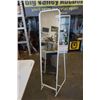 Image 2 : WHITE DRESSING MIRROR
