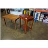 Image 3 : 2 WOOD ENDTABLES, 1 WITH 1 DRAWER