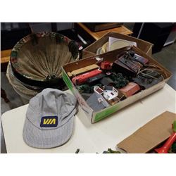 TRAY OF HO SCALE TRAIN ACCESSORIES, CARS, CONTROLLER AND VIA RAIL HAT