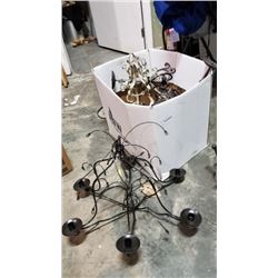 Box of decorative metal stands and décor