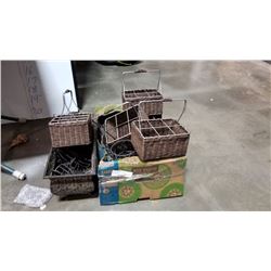 Box of decorative metal stands and décor