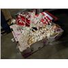 Image 3 : BOX OF CHRISTMAS DECOR