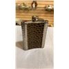 Image 11 : Case of drinking flasks