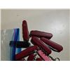 Image 2 : LOT OF SWISS ARMY KNIVES