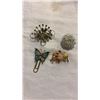 Image 3 : 4 TRAYS OF VARIOUS BROOCHES AND PINS