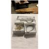 Image 1 : 4 TRAYS OF VARIOUS RHINESTONE JEWELLERY