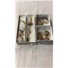 Image 1 : 4 TRAYS OF VARIOUS JEWELLERY