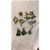 Image 5 : 4 TRAYS OF VARIOUS JEWELLERY